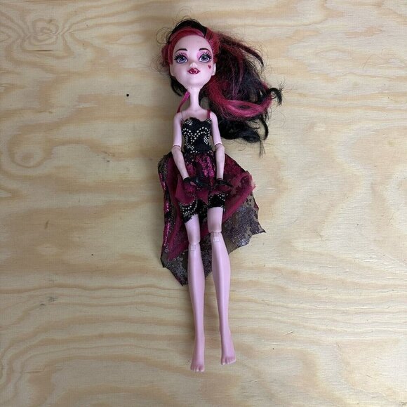 Welcome To Monster High Draculaura Photo Booth Ghouls 2015 - Picture 3 of 4